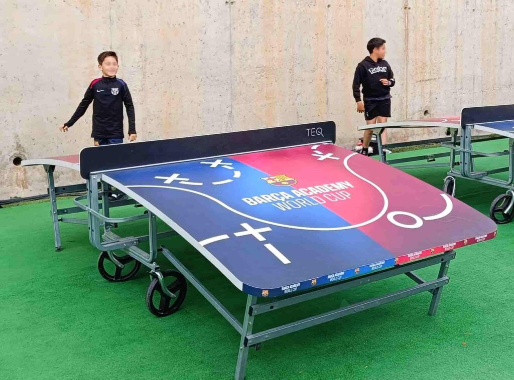Mesas de teqball en cumpleaños infantil