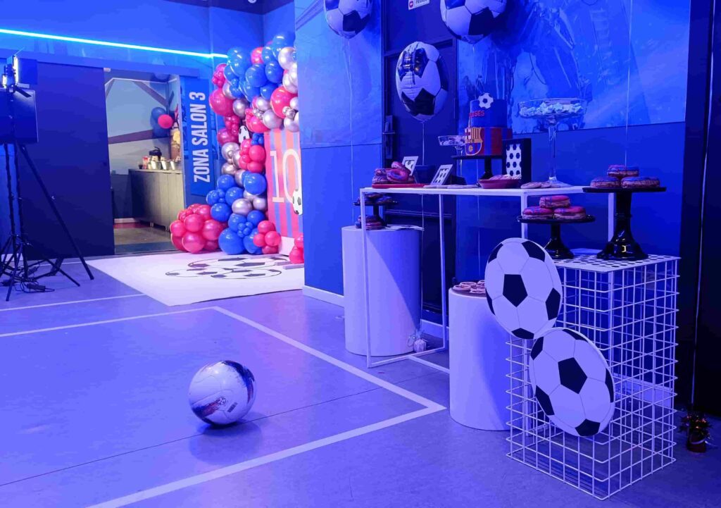 decoración de futbol en una fiesta de cumpleaños temática